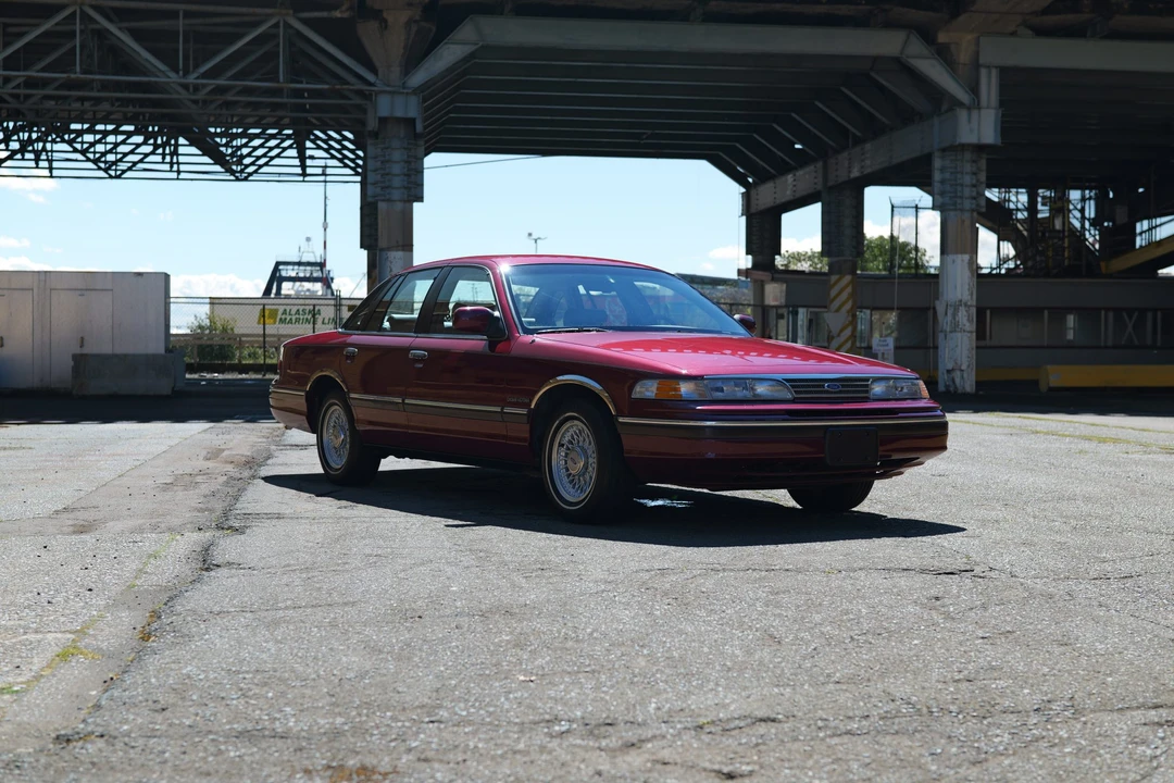 1993 Ford Crown Victoria - Image 14 of 31