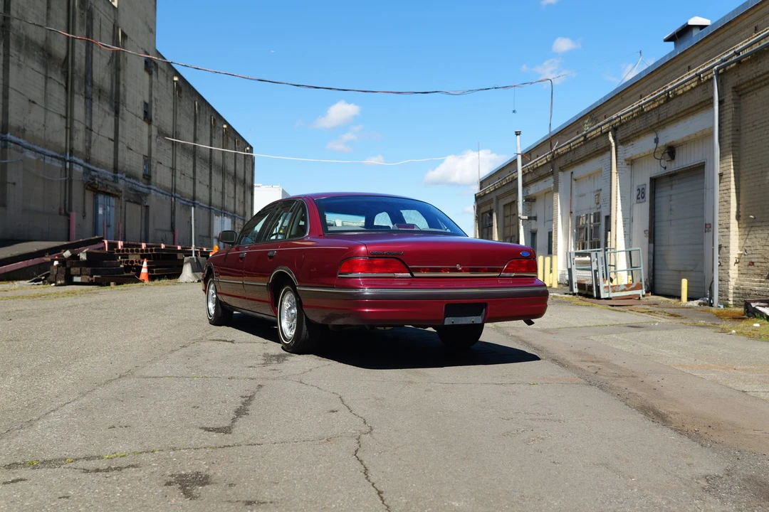 1993 Ford Crown Victoria - Image 27 of 31