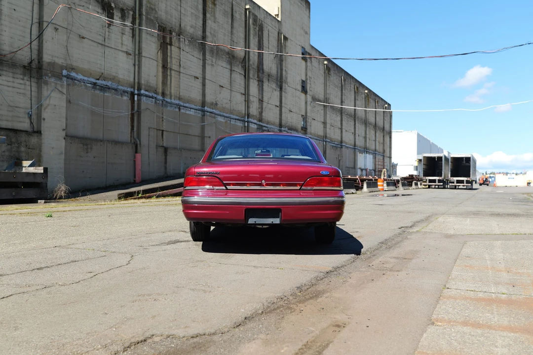 1993 Ford Crown Victoria - Image 25 of 31