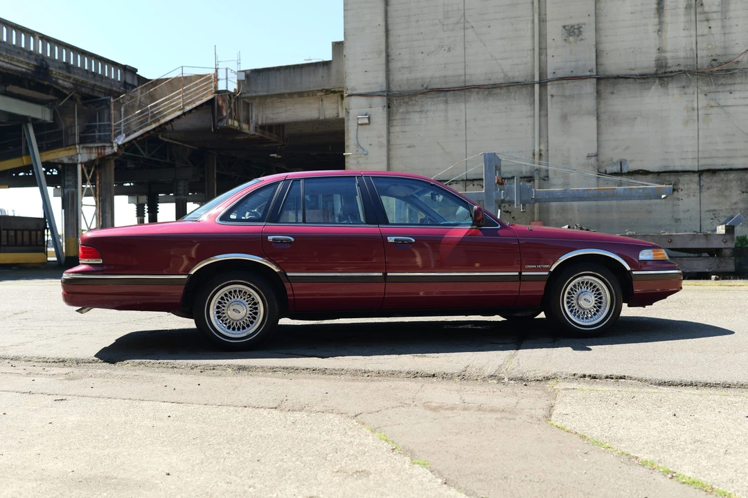 1993 Ford Crown Victoria - Image 19 of 31