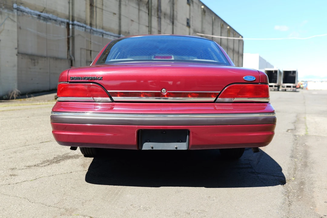 1993 Ford Crown Victoria - Image 23 of 31