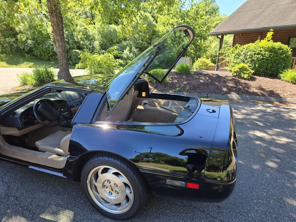 1994 Chevrolet Corvette C4 - Image 20 of 31