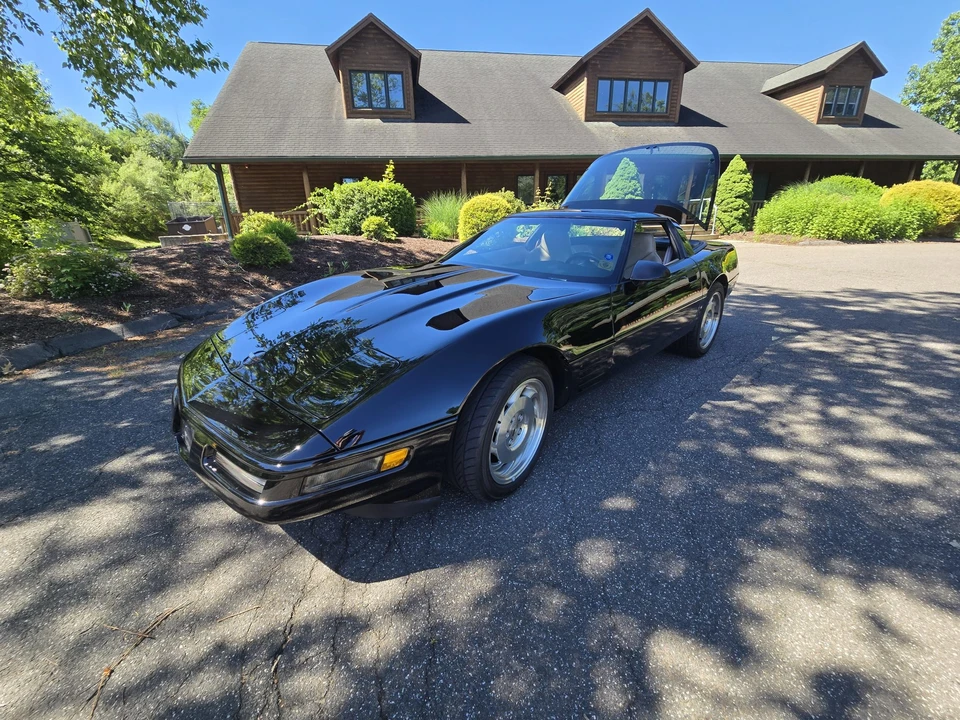 1994 Chevrolet Corvette C4 - Image 2 of 31
