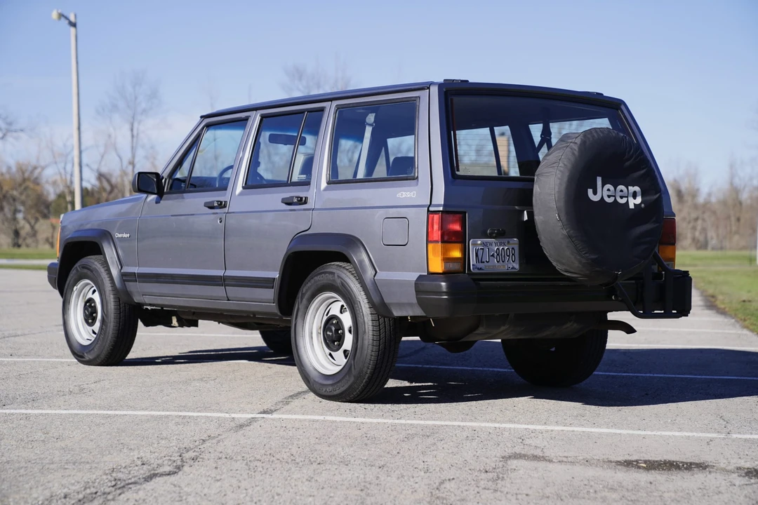 1994 Jeep XJ Cherokee - Image 14 of 31
