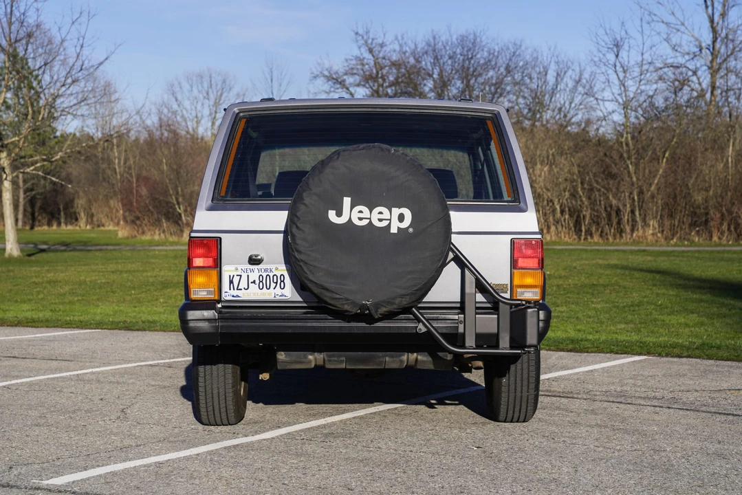 1994 Jeep XJ Cherokee - Image 17 of 31