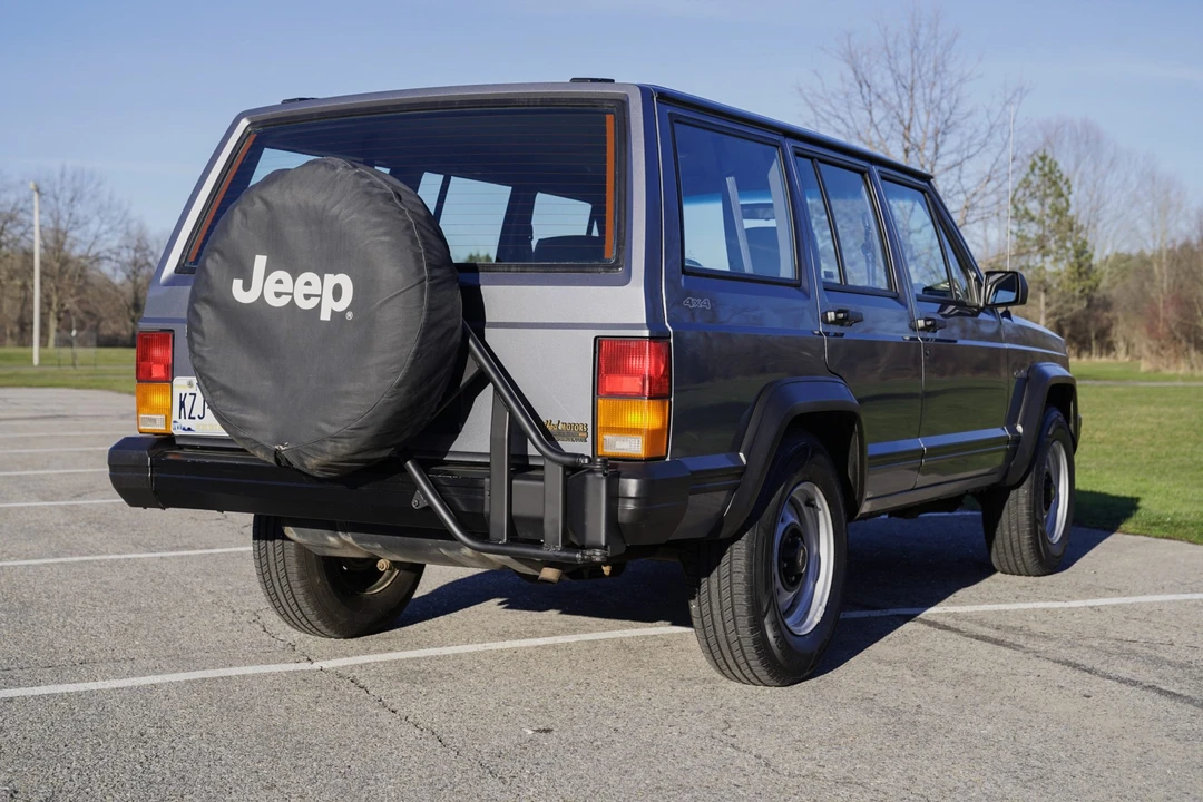 1994 Jeep XJ Cherokee - Image 18 of 31