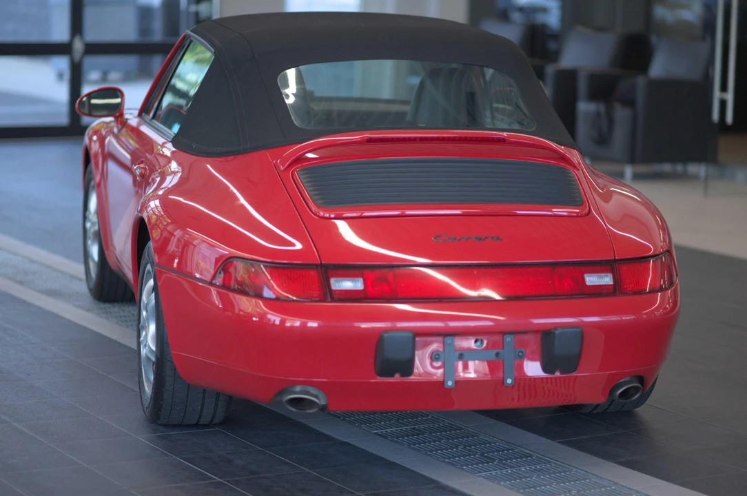 1995 Porsche 993 Carrera - Image 16 of 31