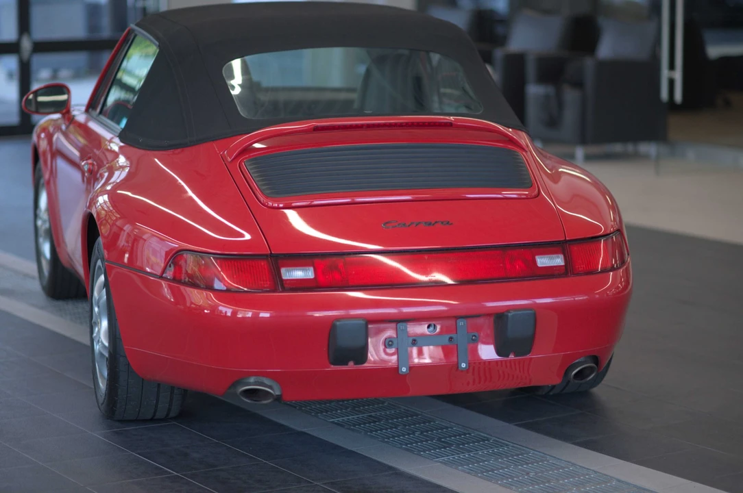 1995 Porsche 993 Carrera - Image 18 of 31