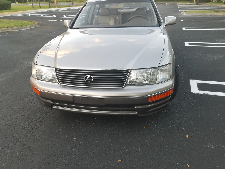 1997 Lexus LS 2nd Gen - Image 12 of 31