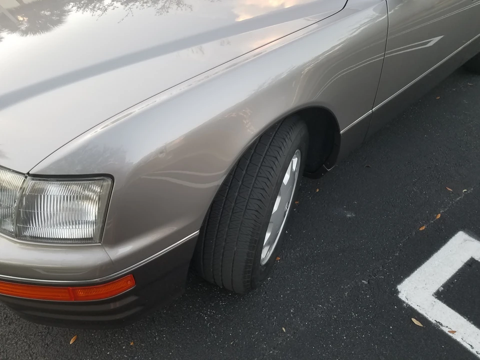 1997 Lexus LS 2nd Gen - Image 13 of 31