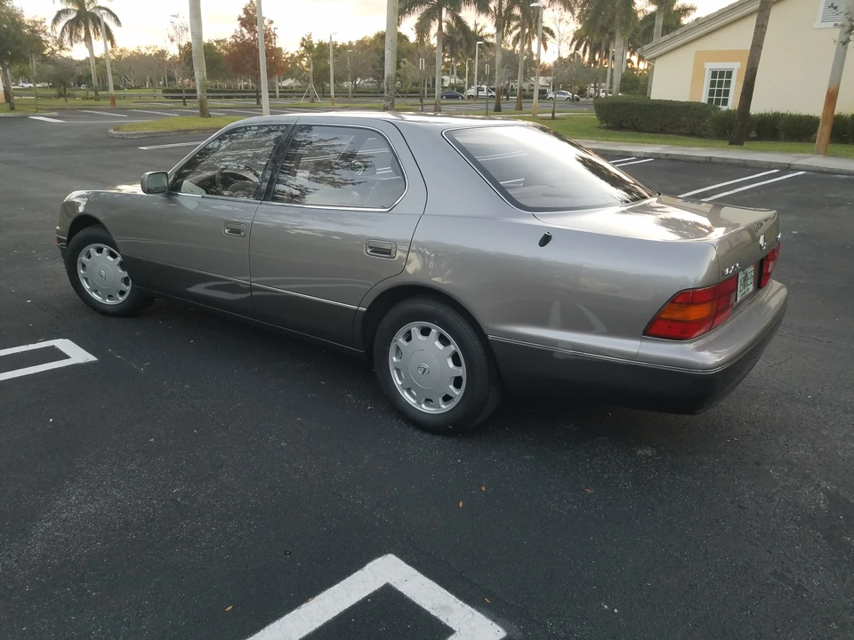 1997 Lexus LS 2nd Gen - Image 8 of 31