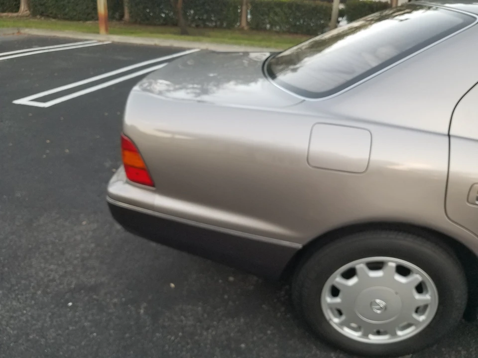 1997 Lexus LS 2nd Gen - Image 30 of 31