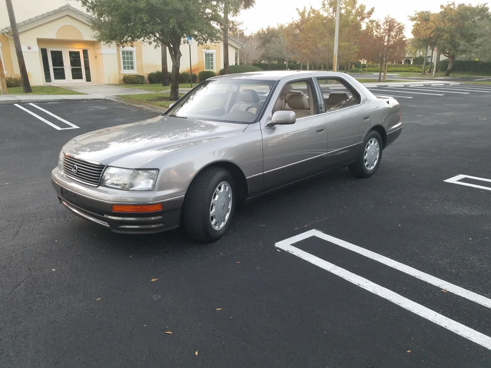 1997 Lexus LS 2nd Gen - Image 10 of 31