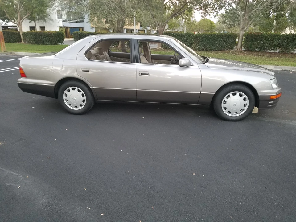 1997 Lexus LS 2nd Gen - Image 5 of 31