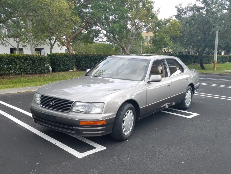1997 Lexus LS 2nd Gen - Image 2 of 31