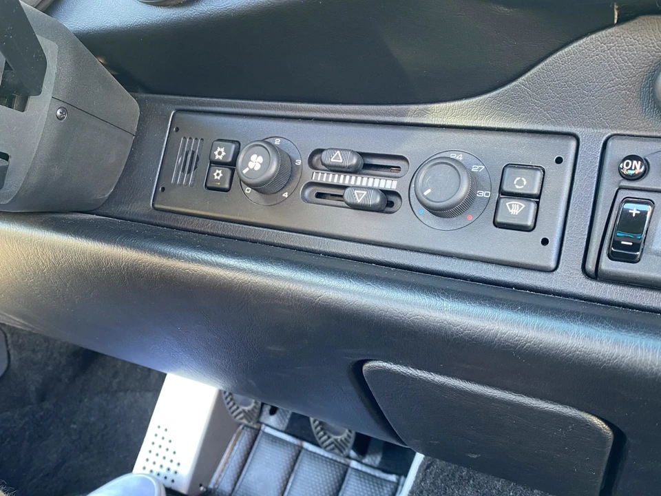 1997 Porsche 993 Carrera - Image 25 of 31