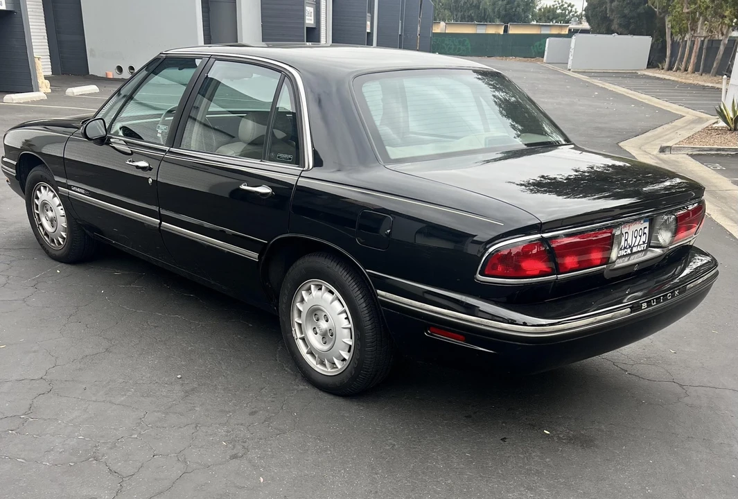 1998 Buick LeSabre - Image 8 of 31