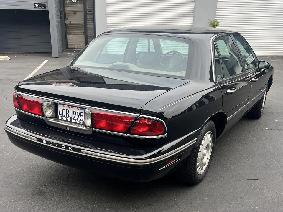 1998 Buick LeSabre - Image 11 of 31