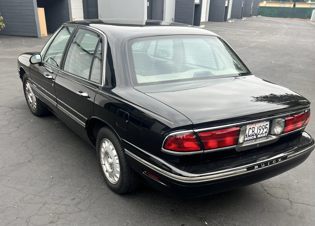 1998 Buick LeSabre - Image 9 of 31