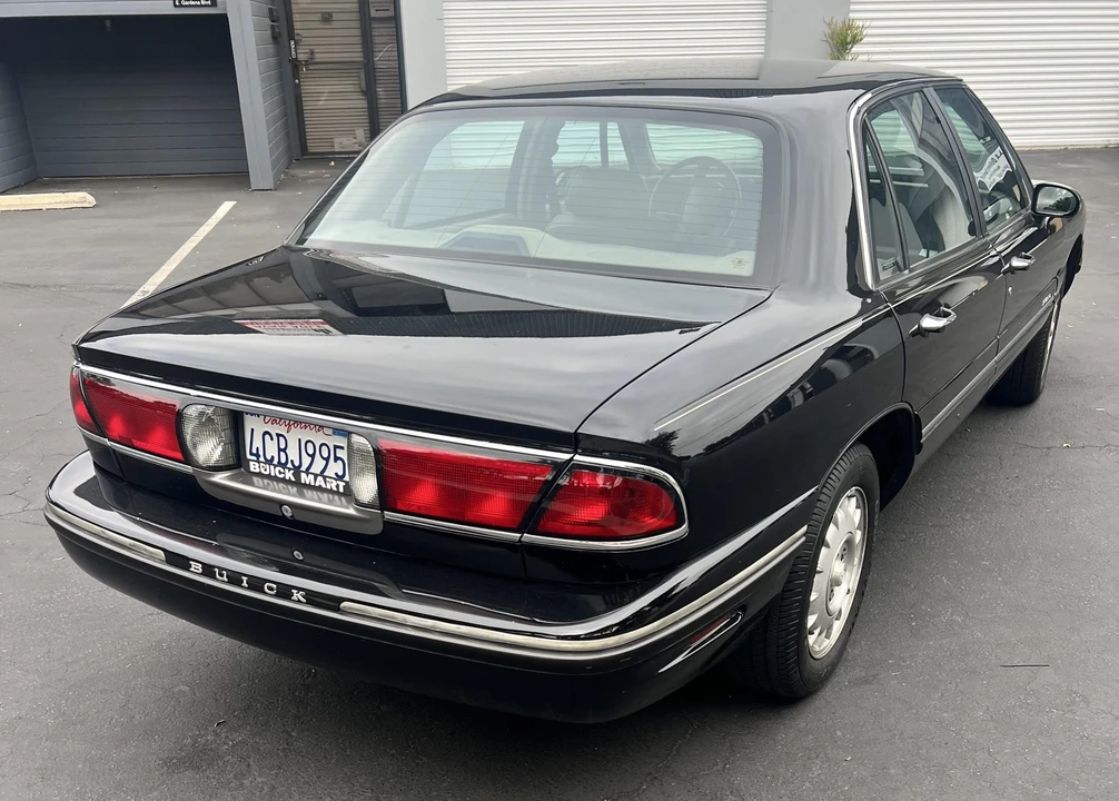 1998 Buick LeSabre - Image 10 of 31