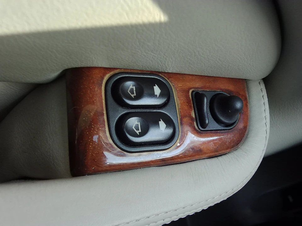 1998 Jaguar X100 XK8 - Image 27 of 31