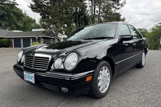 1998 Mercedes-Benz E320 Sedan
