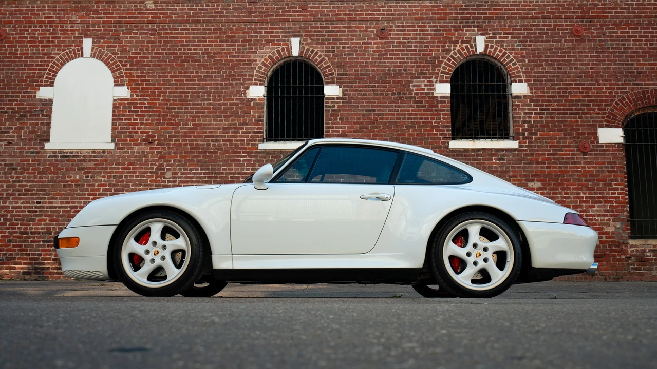 1998 Porsche 993 Carrera 4S - Image 19 of 31