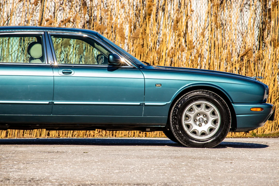 1999 Jaguar X308 XJ - Image 25 of 31