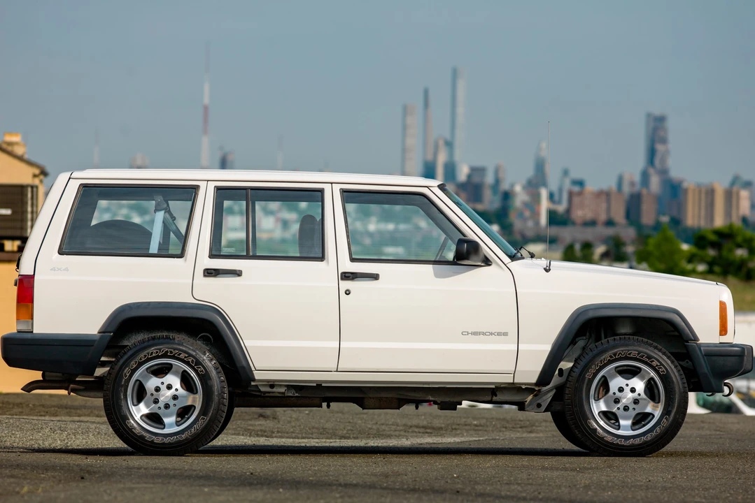 1999 Jeep XJ Cherokee - Image 9 of 31