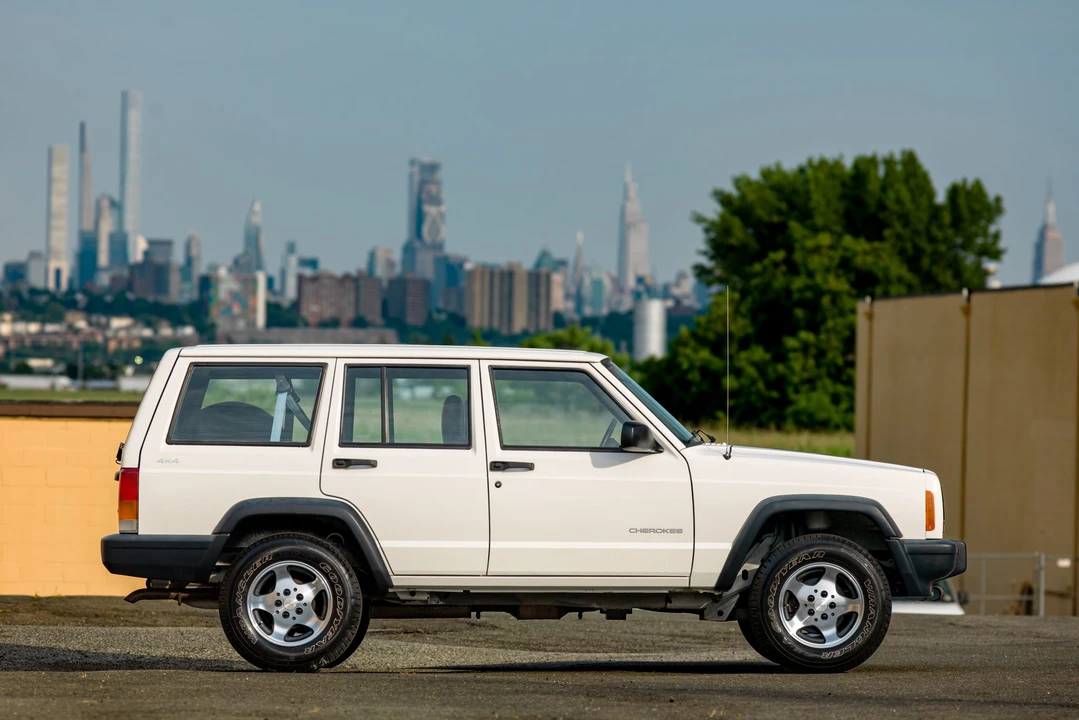 1999 Jeep XJ Cherokee - Image 8 of 31