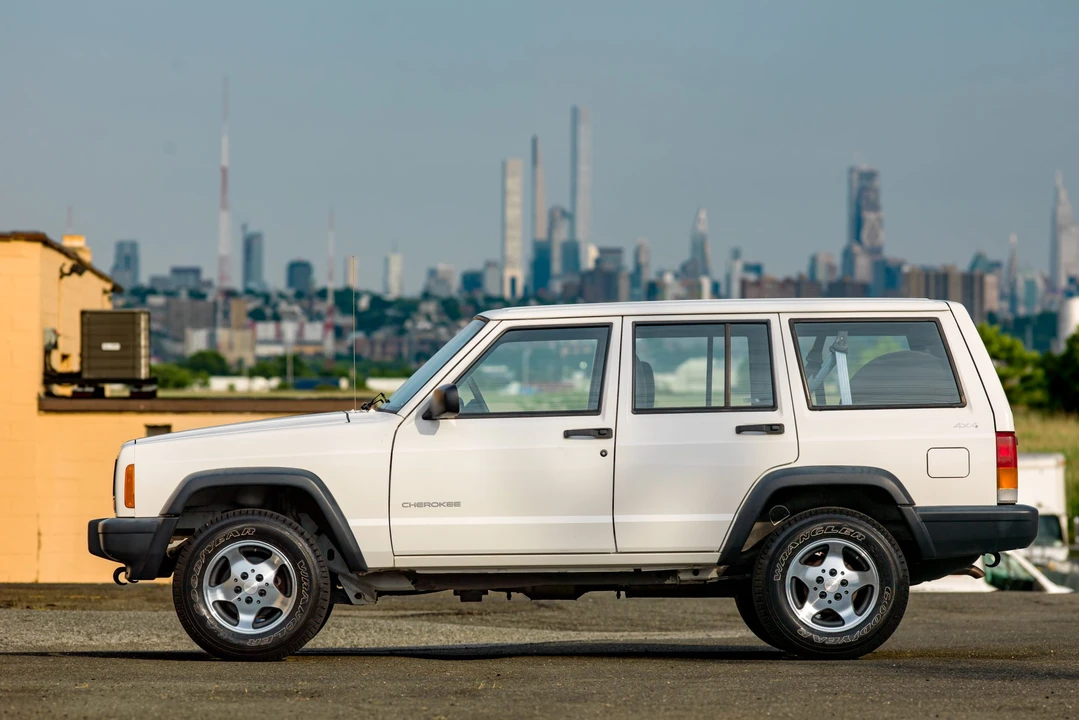 1999 Jeep XJ Cherokee - Image 18 of 31