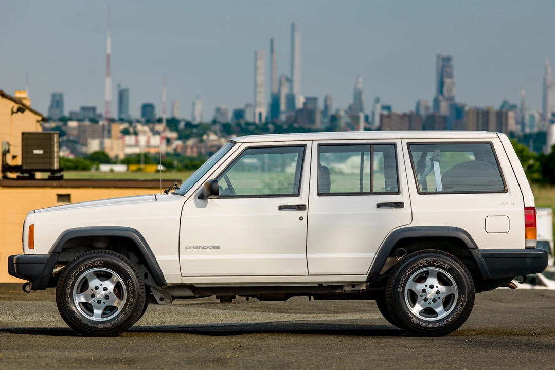 1999 Jeep XJ Cherokee - Image 19 of 31