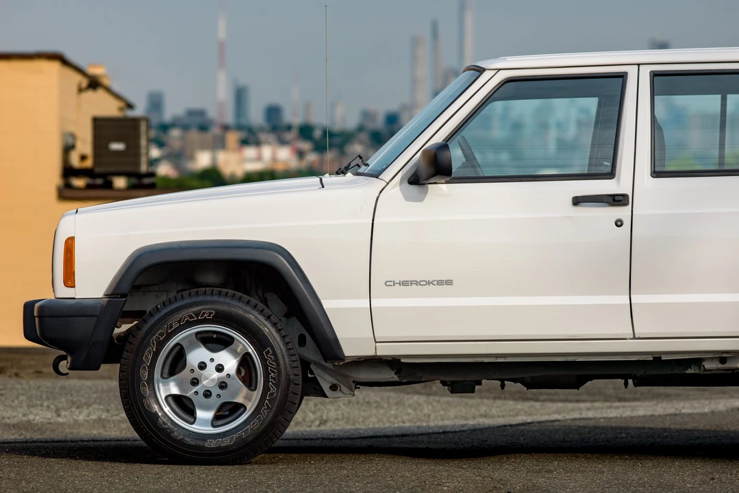 1999 Jeep XJ Cherokee - Image 26 of 31