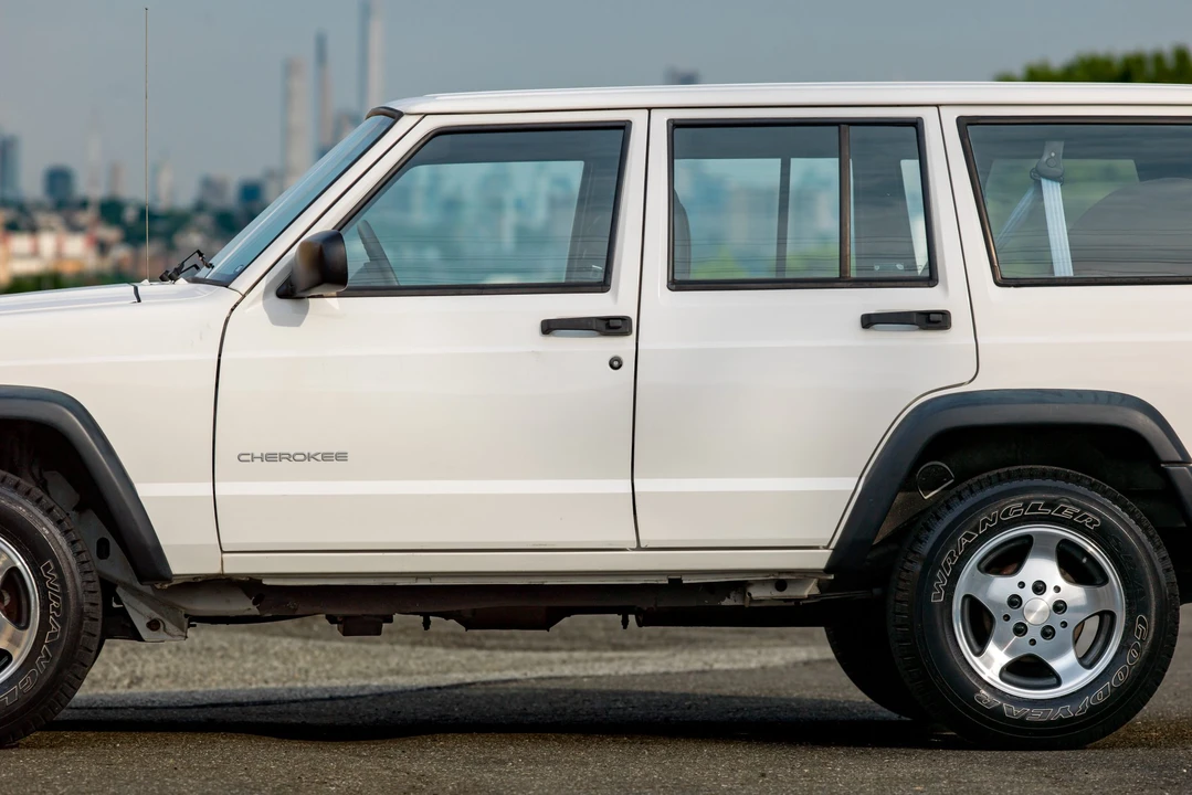 1999 Jeep XJ Cherokee - Image 27 of 31