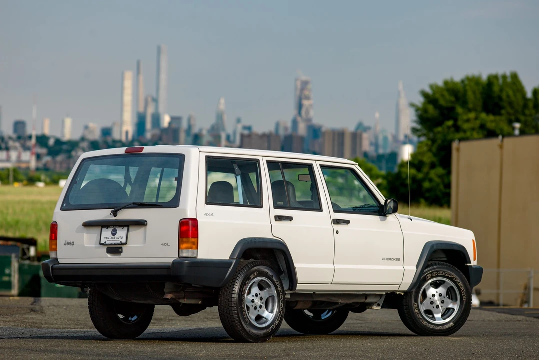 1999 Jeep XJ Cherokee - Image 12 of 31