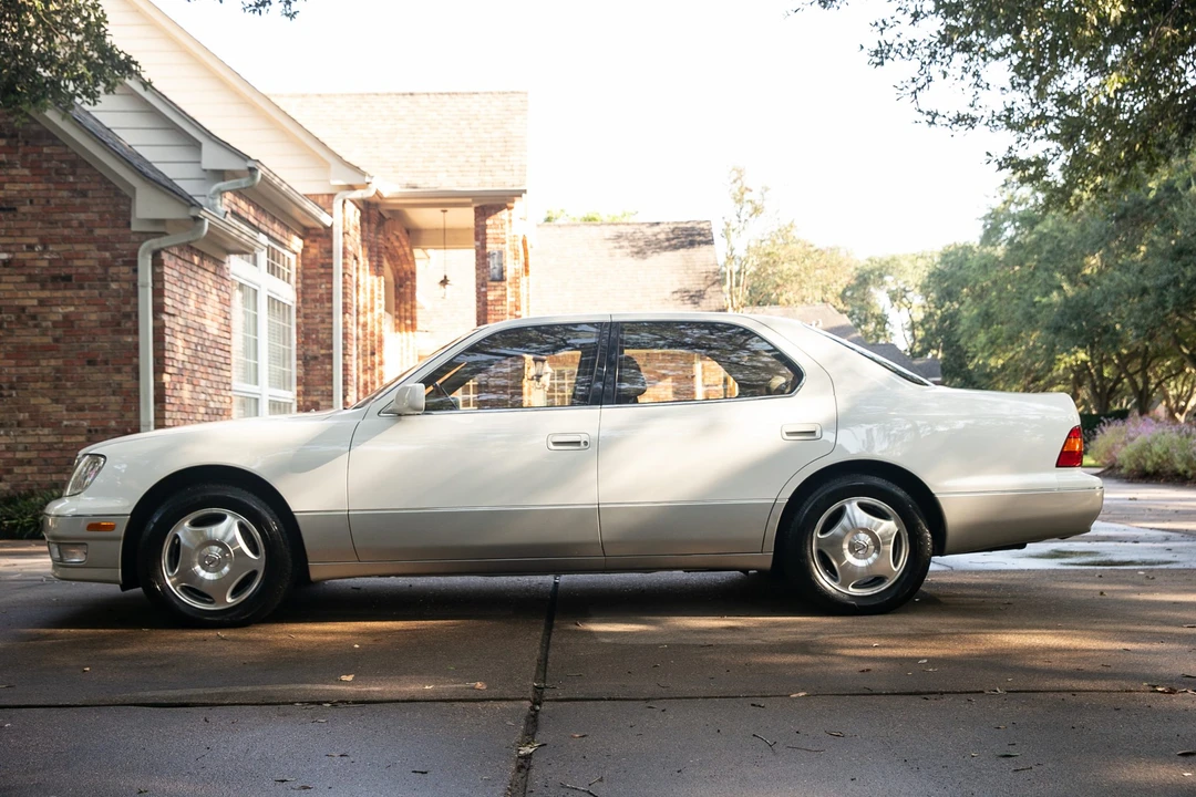 1999 Lexus LS 2nd Gen - Image 12 of 31