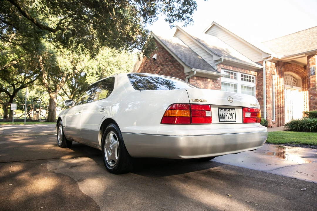 1999 Lexus LS 2nd Gen - Image 16 of 31