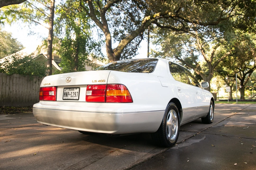 1999 Lexus LS 2nd Gen - Image 18 of 31
