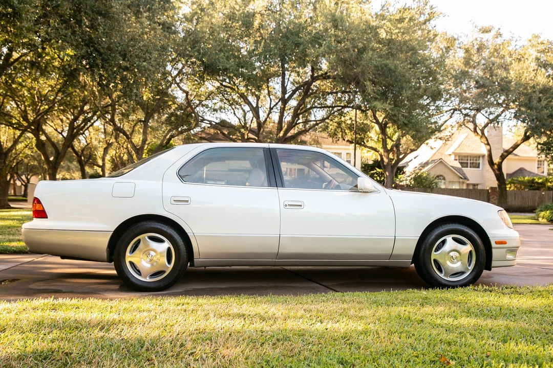 1999 Lexus LS 2nd Gen - Image 20 of 31