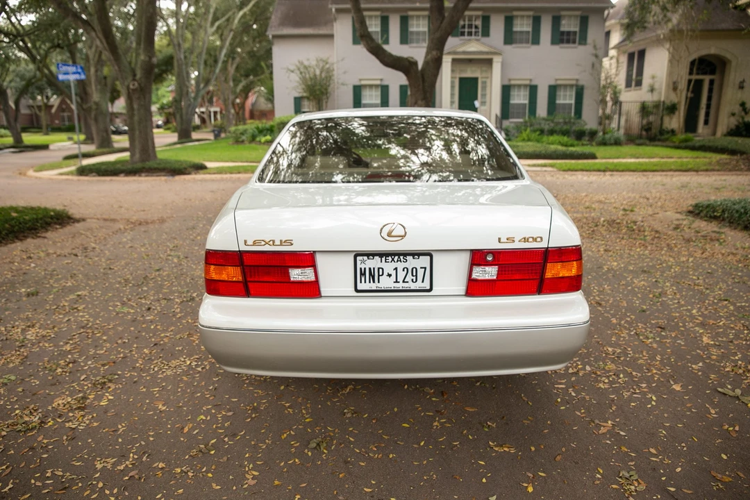1999 Lexus LS 2nd Gen - Image 17 of 31