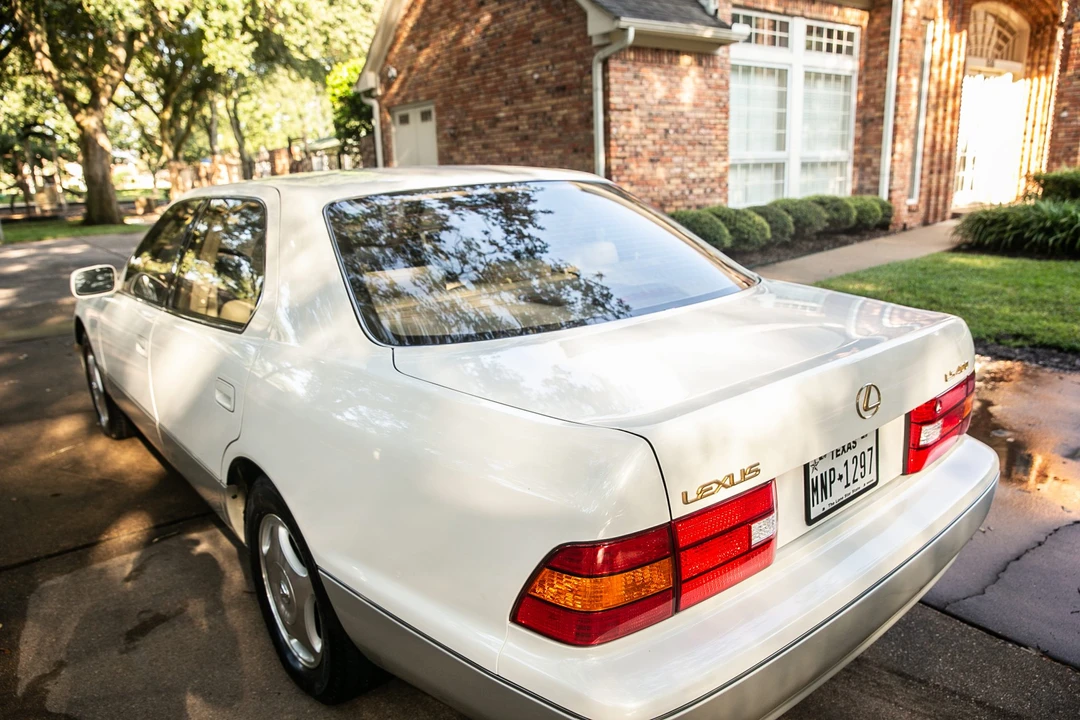 1999 Lexus LS 2nd Gen - Image 15 of 31