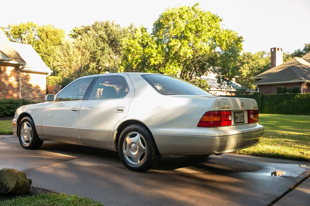 1999 Lexus LS 2nd Gen - Image 14 of 31