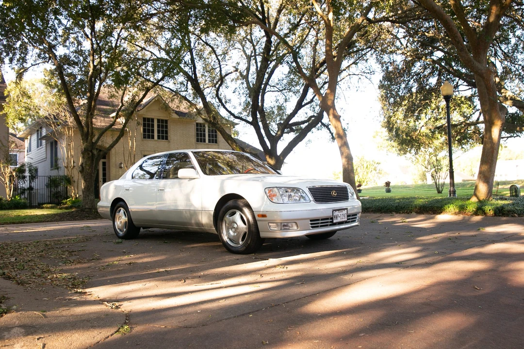 1999 Lexus LS 2nd Gen - Image 2 of 31