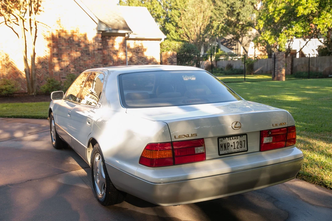 1999 Lexus LS 2nd Gen - Image 23 of 31