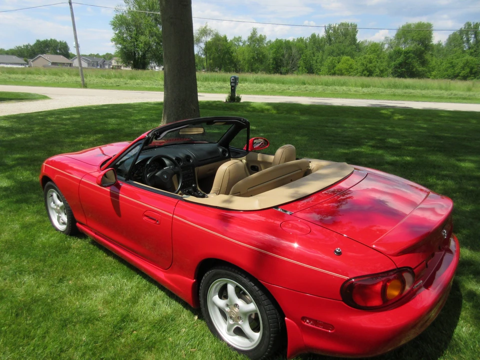 1999 Mazda NB MX-5 Miata - Image 8 of 31