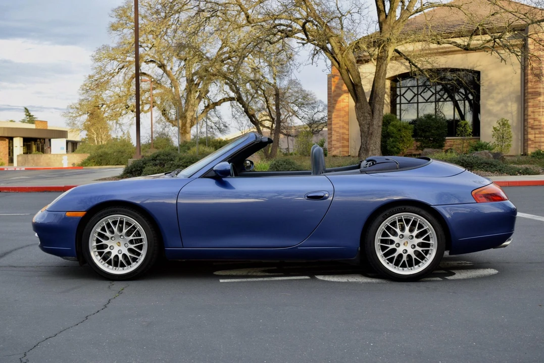 1999 Porsche 996 Carrera - Image 9 of 31