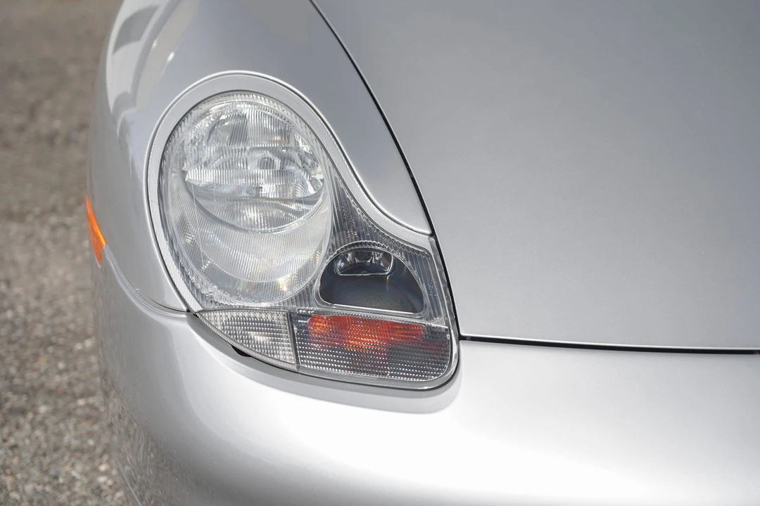 1999 Porsche 996 Carrera - Image 27 of 31