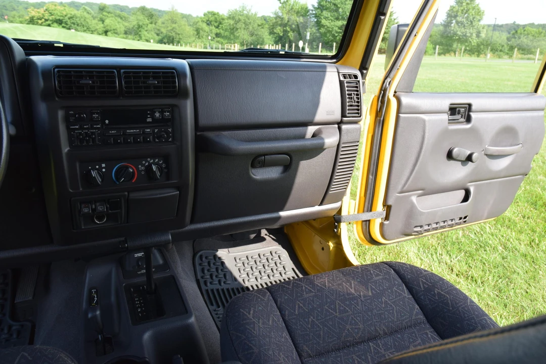 2001 Jeep TJ Wrangler - Image 26 of 31