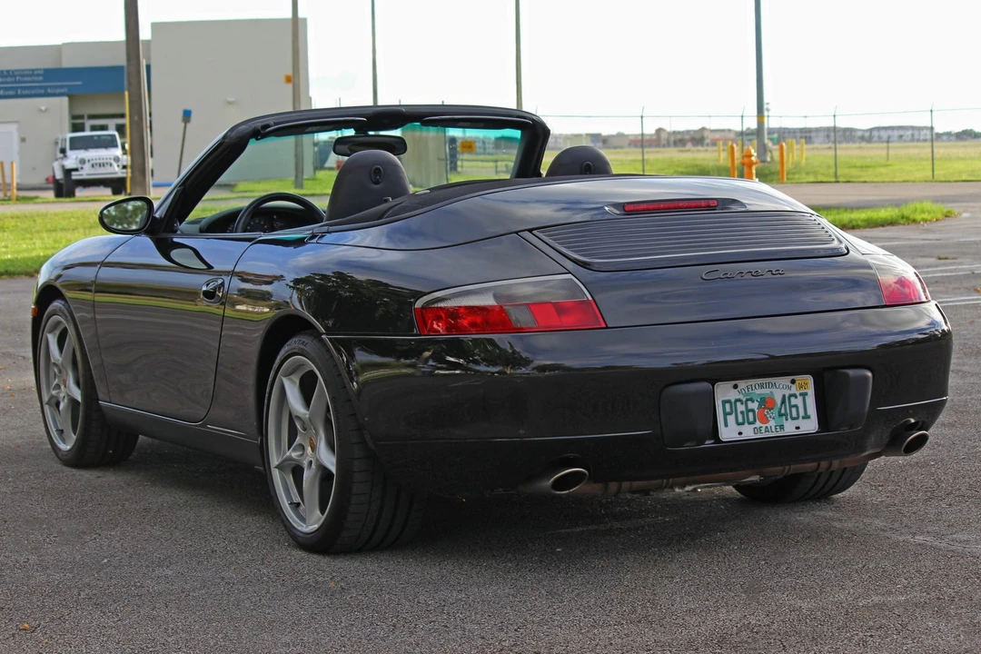 2001 Porsche 996 Carrera - Image 25 of 31