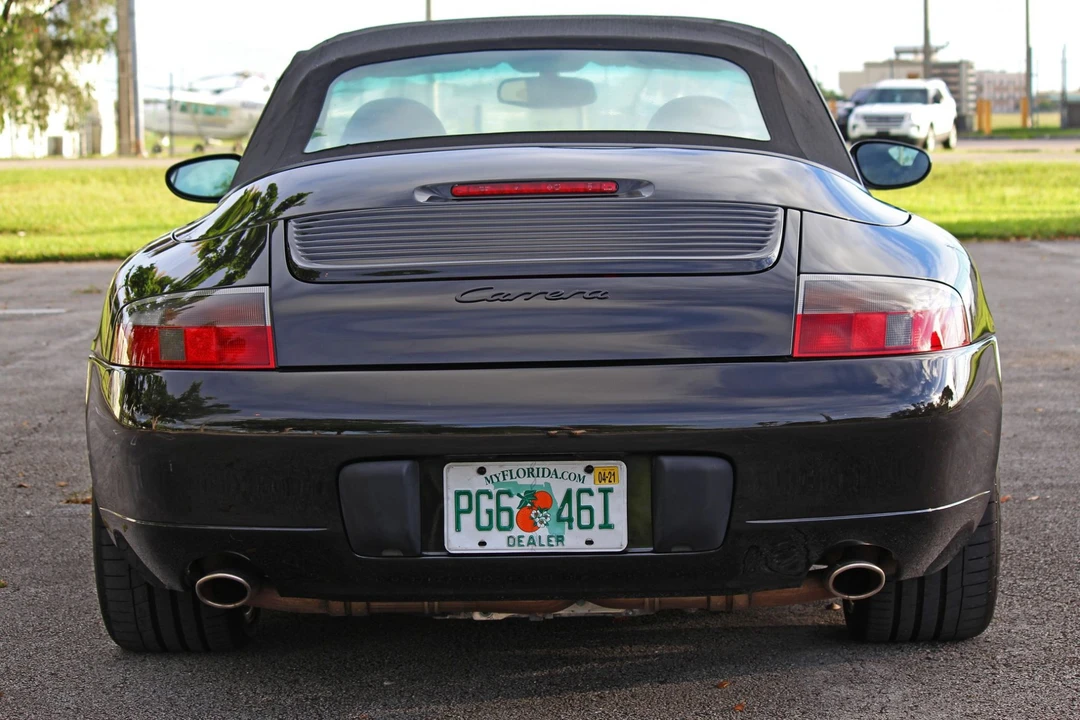 2001 Porsche 996 Carrera - Image 9 of 31